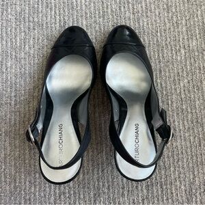 Arturo Chiang black slingback pumps
